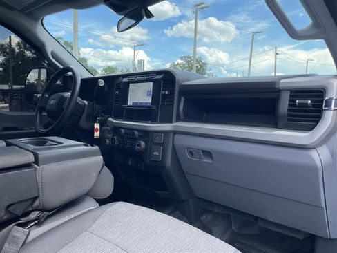 Used 2024 Ford F250 XL AWD/4WD image 14