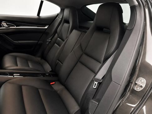 Used 2015 Porsche Panamera image 15