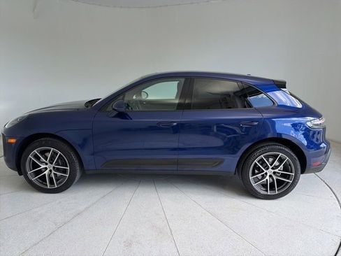 Used 2023 Porsche Macan AWD/4WD image 1