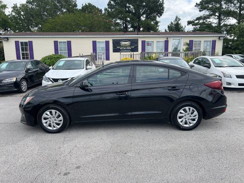 Used 2019 Hyundai Elantra SE w/ Cargo Package FWD image 8