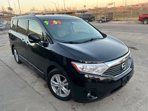 Used 2015 Nissan Quest Platinum image 2