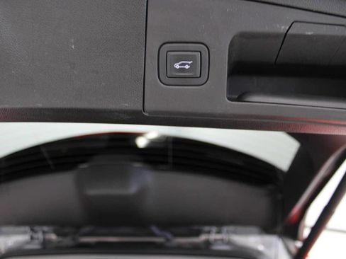 Used 2023 Cadillac XT4 Premium Luxury AWD/4WD image 13