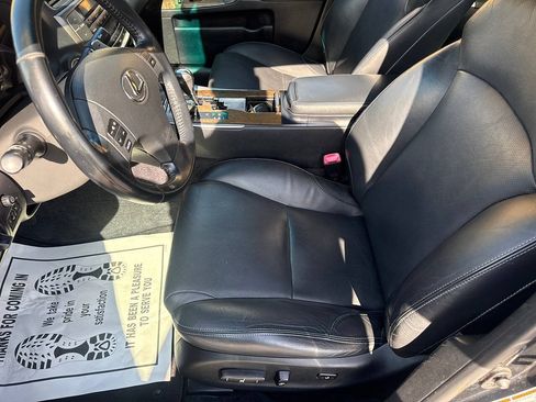 Used 2009 Lexus IS 250 w/ Premium Pkg RWD image 16