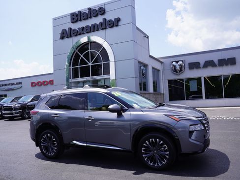 Used 2026 Nissan Rogue Platinum w/ Platinum Premium Package AWD/4WD image 1