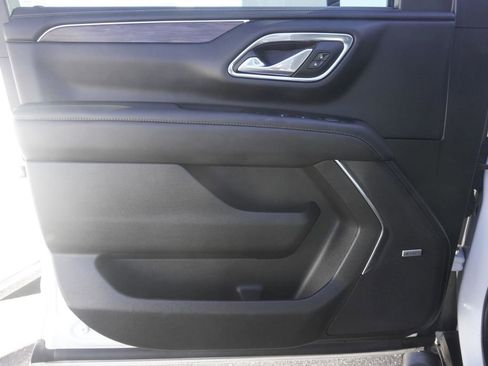 Used 2023 Chevrolet Tahoe Z71 w/ Luxury Package image 17