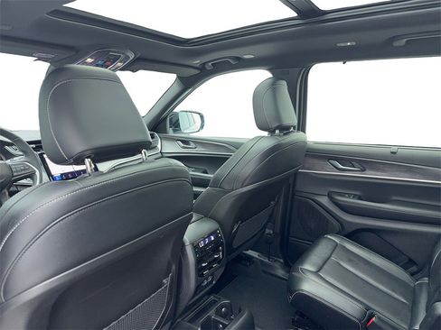 Used 2024 Jeep Grand Cherokee L Limited w/ Luxury Tech Group II image 48