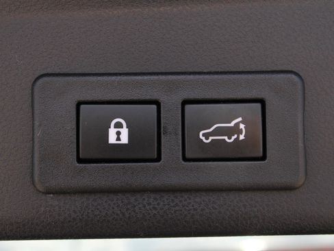 Used 2023 Subaru Ascent Touring AWD/4WD image 8