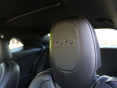 Used 2010 Chevrolet Camaro SS image 9