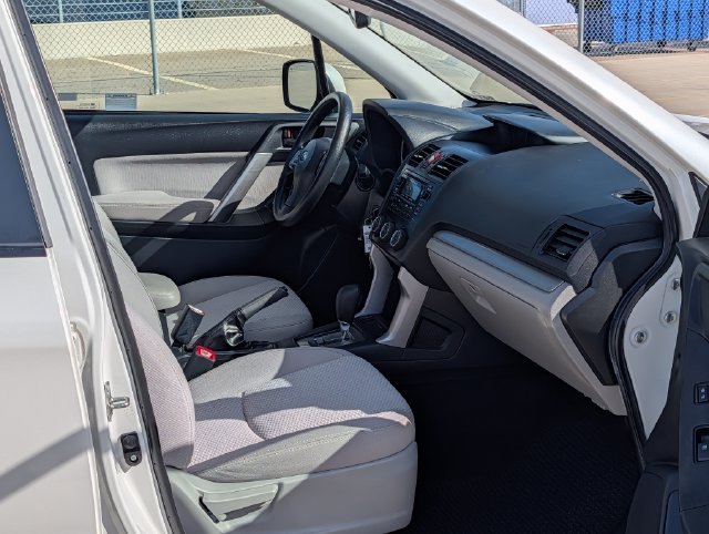 Used 2015 Subaru Forester 2.5i Premium w/ All-Weather Package AWD/4WD image 9