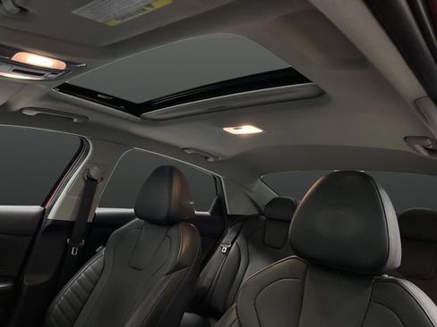 Used 2021 Hyundai Elantra Limited image 7