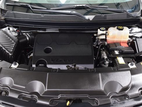 Used 2018 Chevrolet Traverse LT image 29