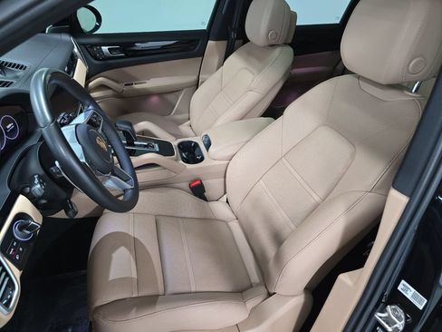 Certified 2023 Porsche Cayenne AWD/4WD image 5