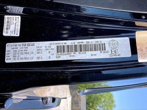Used 2018 Jeep Wrangler Unlimited Sahara w/ Uconnect 4C Nav & Sound Group AWD/4WD image 33