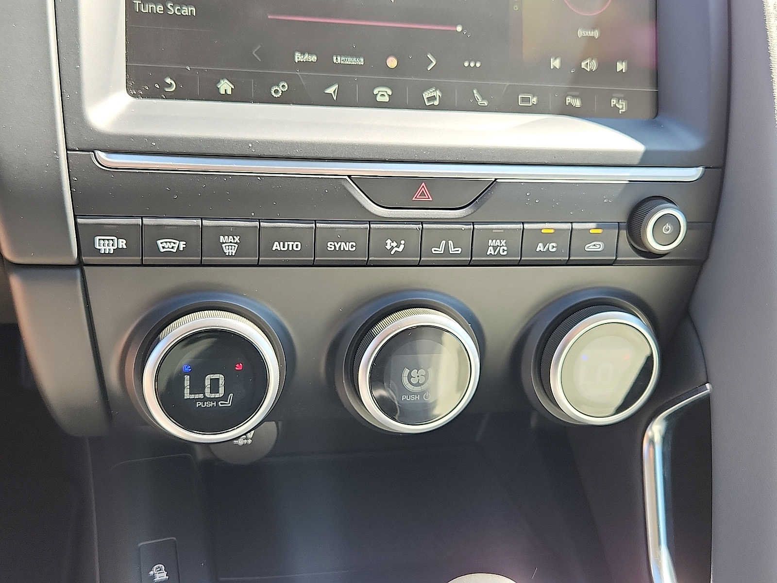 Used 2020 Jaguar E-PACE SE AWD/4WD image 15