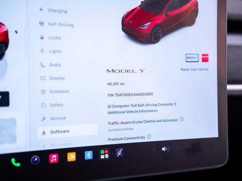 Used 2022 Tesla Model Y Long Range AWD/4WD image 28