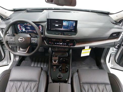 New 2026 Nissan Rogue Platinum w/ Platinum Premium Package image 9