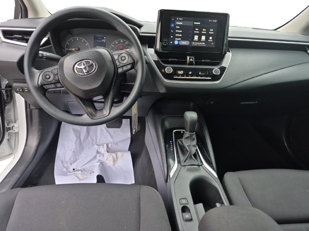 Used 2025 Toyota Corolla LE FWD image 10