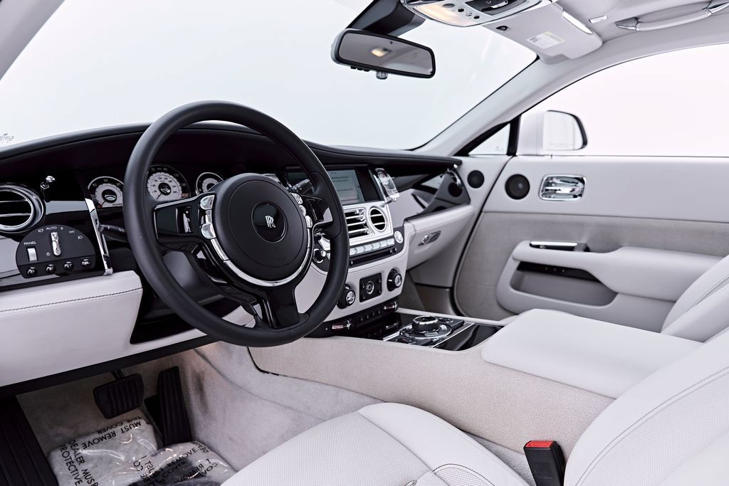 Used 2014 Rolls-Royce Wraith RWD image 2