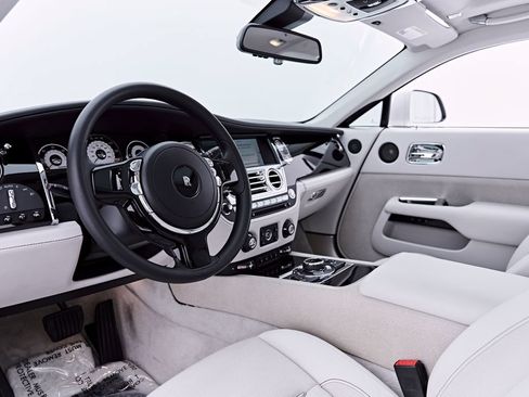 Used 2014 Rolls-Royce Wraith RWD image 2