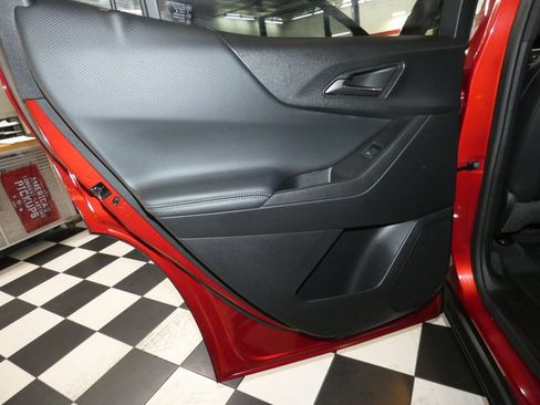 Used 2025 Chevrolet Equinox LT w/ Convenience Package II image 24