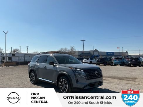 New 2026 Nissan Pathfinder Platinum image 3