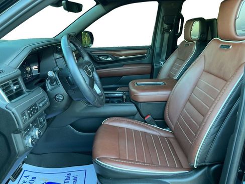 Used 2024 GMC Yukon XL Denali Ultimate image 9