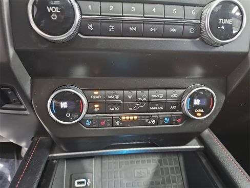 Used 2019 Ford Expedition Limited w/ Equipment Group 303A image 22