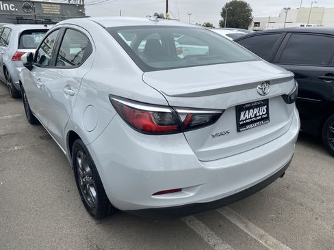 Used 2019 Toyota Yaris LE FWD image 10