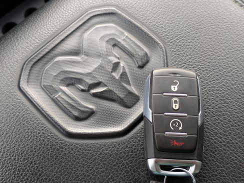 Used 2024 RAM 1500 Laramie image 34