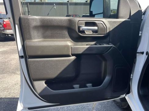 Used 2022 Chevrolet Silverado 2500 Custom w/ Custom Value Package AWD/4WD image 16
