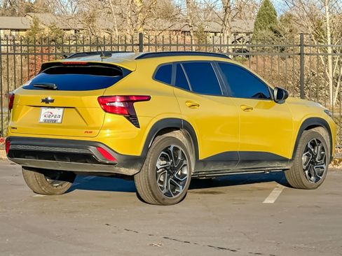 Used 2024 Chevrolet Trax RS w/ Sunroof Package image 4