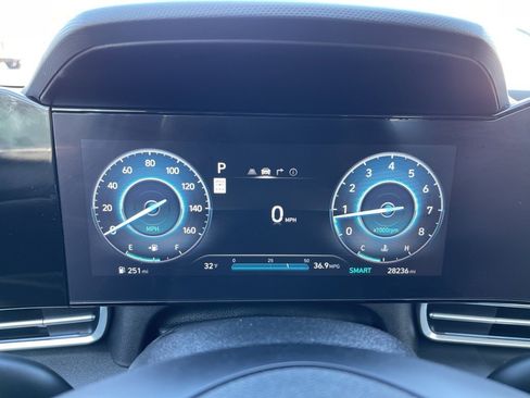 Used 2024 Hyundai Elantra SEL image 9