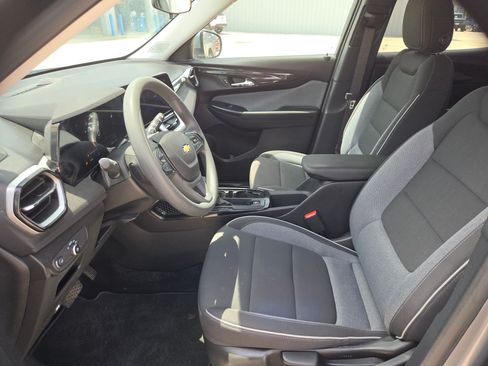 Certified 2026 Chevrolet TrailBlazer LT w/ Driver Confidence Package FWD image 9