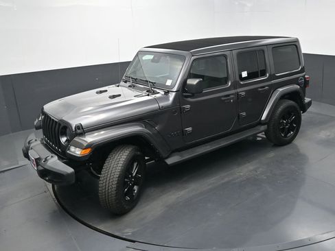 Used 2021 Jeep Wrangler Unlimited Sahara image 32