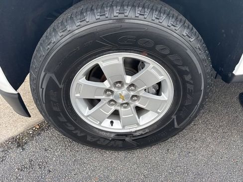 Used 2019 Chevrolet Colorado W/T w/ WT Convenience Package RWD image 3