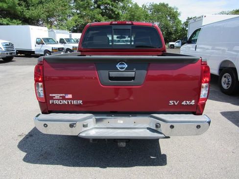 Used 2017 Nissan Frontier SV w/ SV Value Truck Package AWD/4WD image 4