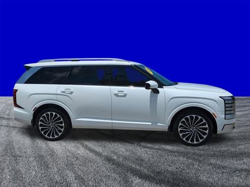 Used 2026 Hyundai Palisade Calligraphy FWD image 3