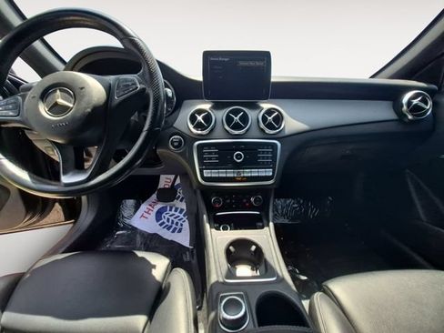 Used 2020 Mercedes-Benz GLA 250 4MATIC image 11