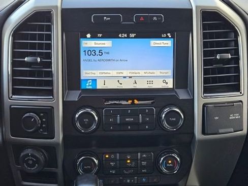 Used 2019 Ford F150 Lariat image 12