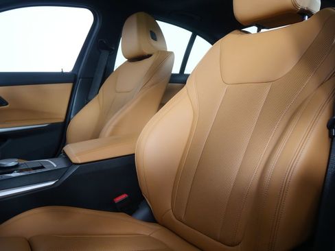 Certified 2025 BMW 330i Sedan RWD image 10
