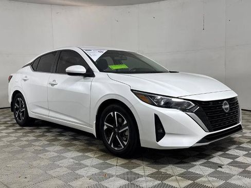 Used 2024 Nissan Sentra SV image 1