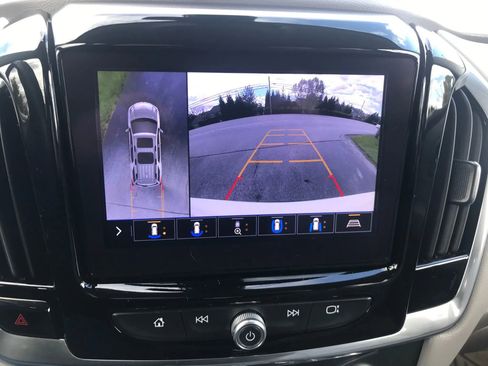 Used 2020 Chevrolet Traverse LT w/ LT Premium Package image 25