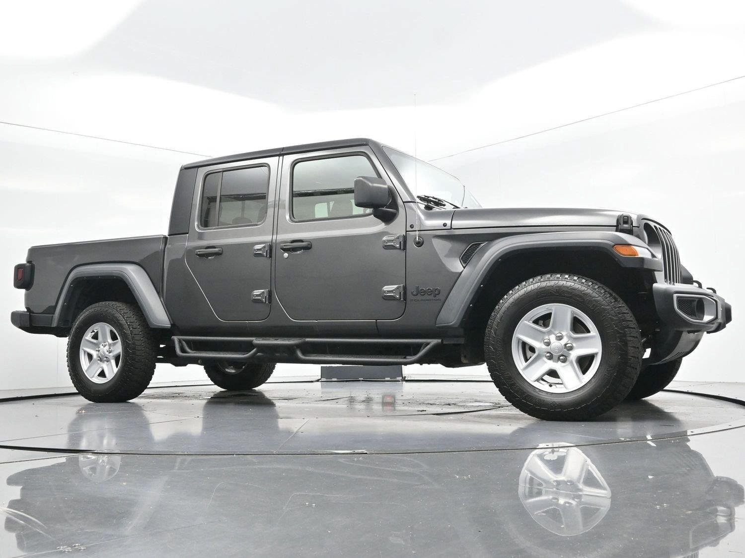 Used 2023 Jeep Gladiator Sport AWD/4WD image 39