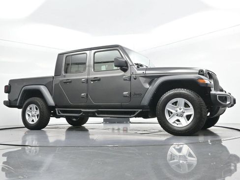 Used 2023 Jeep Gladiator Sport AWD/4WD image 39