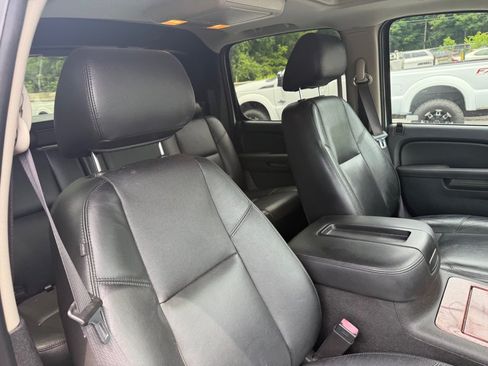 Used 2013 Chevrolet Avalanche LTZ AWD/4WD image 71