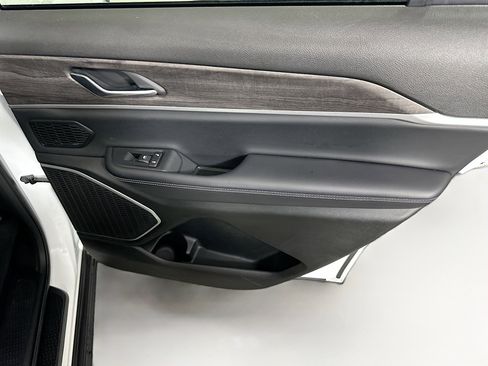 Used 2022 Jeep Grand Cherokee L Limited image 31