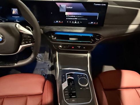 Used 2025 BMW 330i xDrive Sedan w/ M Sport Package image 15