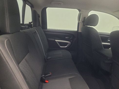 Used 2017 Nissan Titan SV RWD image 19