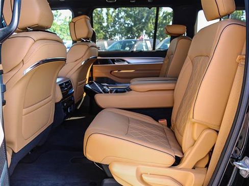 New 2023 Jeep Grand Wagoneer Series III image 23