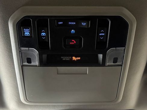 Used 2024 Toyota Tundra Limited AWD/4WD image 25